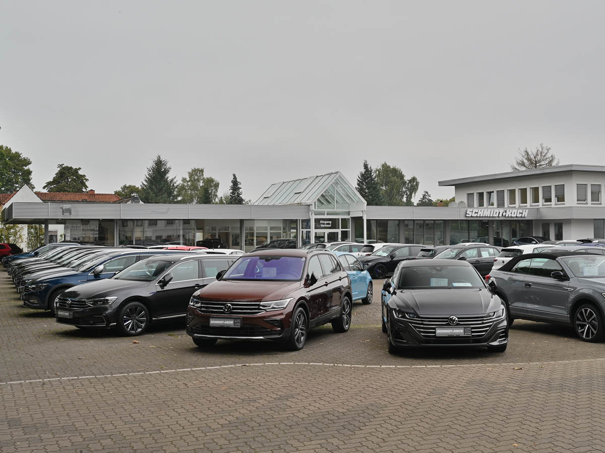 Firmengebäude des Autohauses